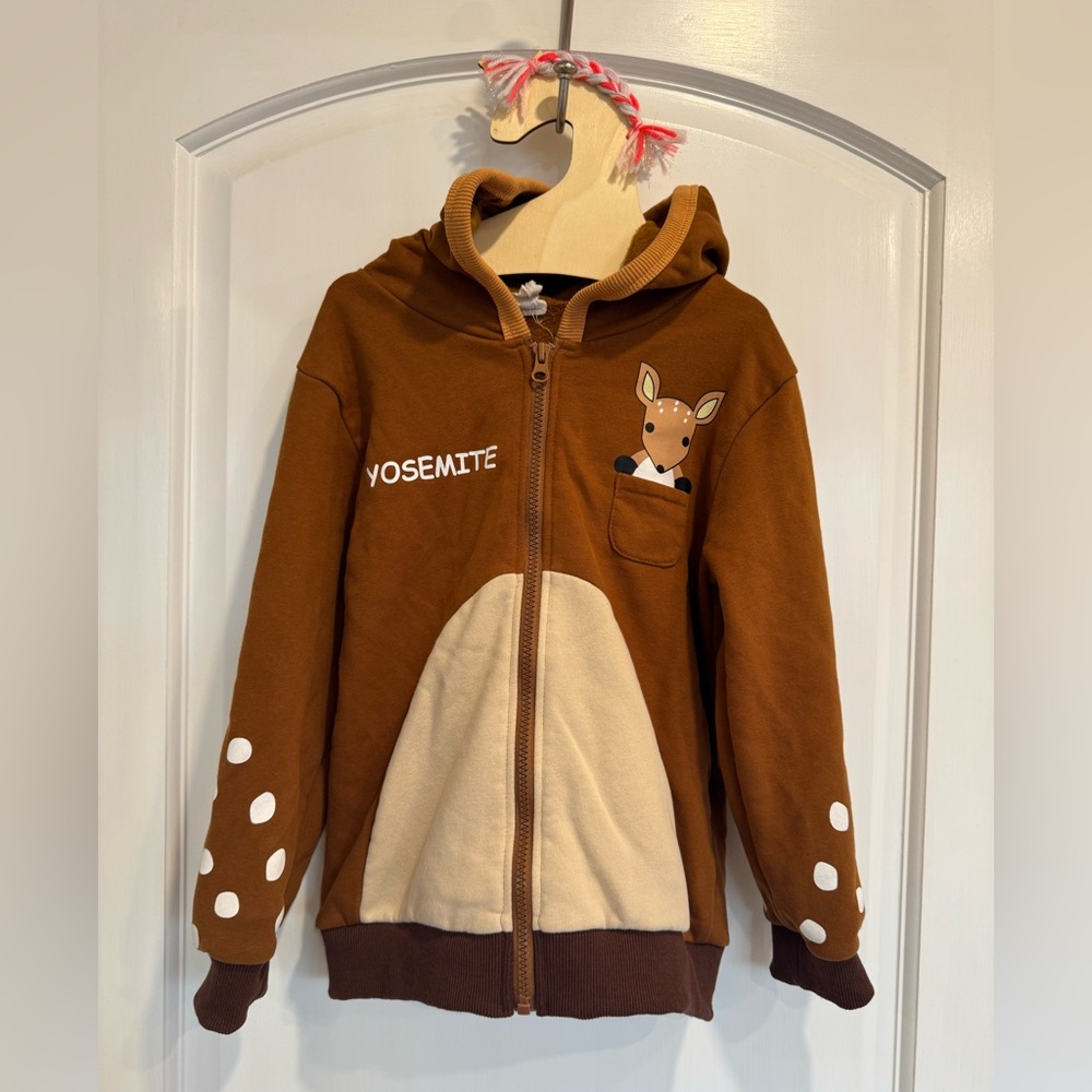 Yosemite adorable deer Hoodie with tail! Size 6 kids